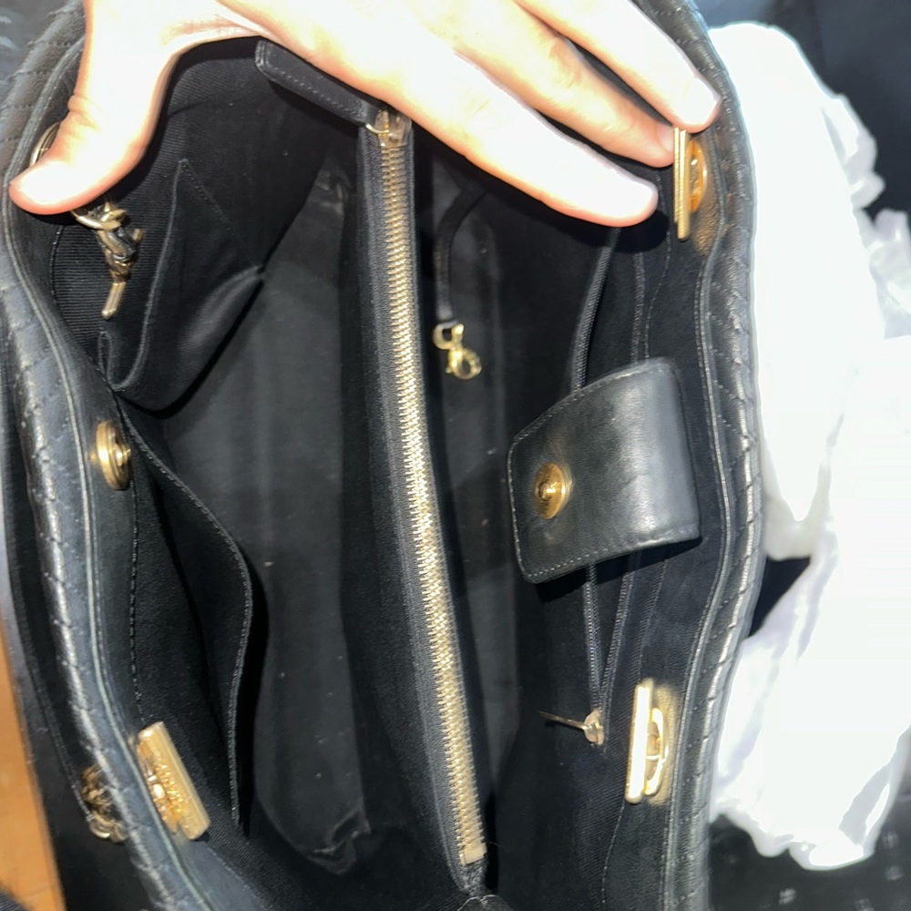 SOLD! CHANEL Wrinkled Lambskin Chevron Quilted Large  Tote Black Gold Hardware - Picture 10 of 16